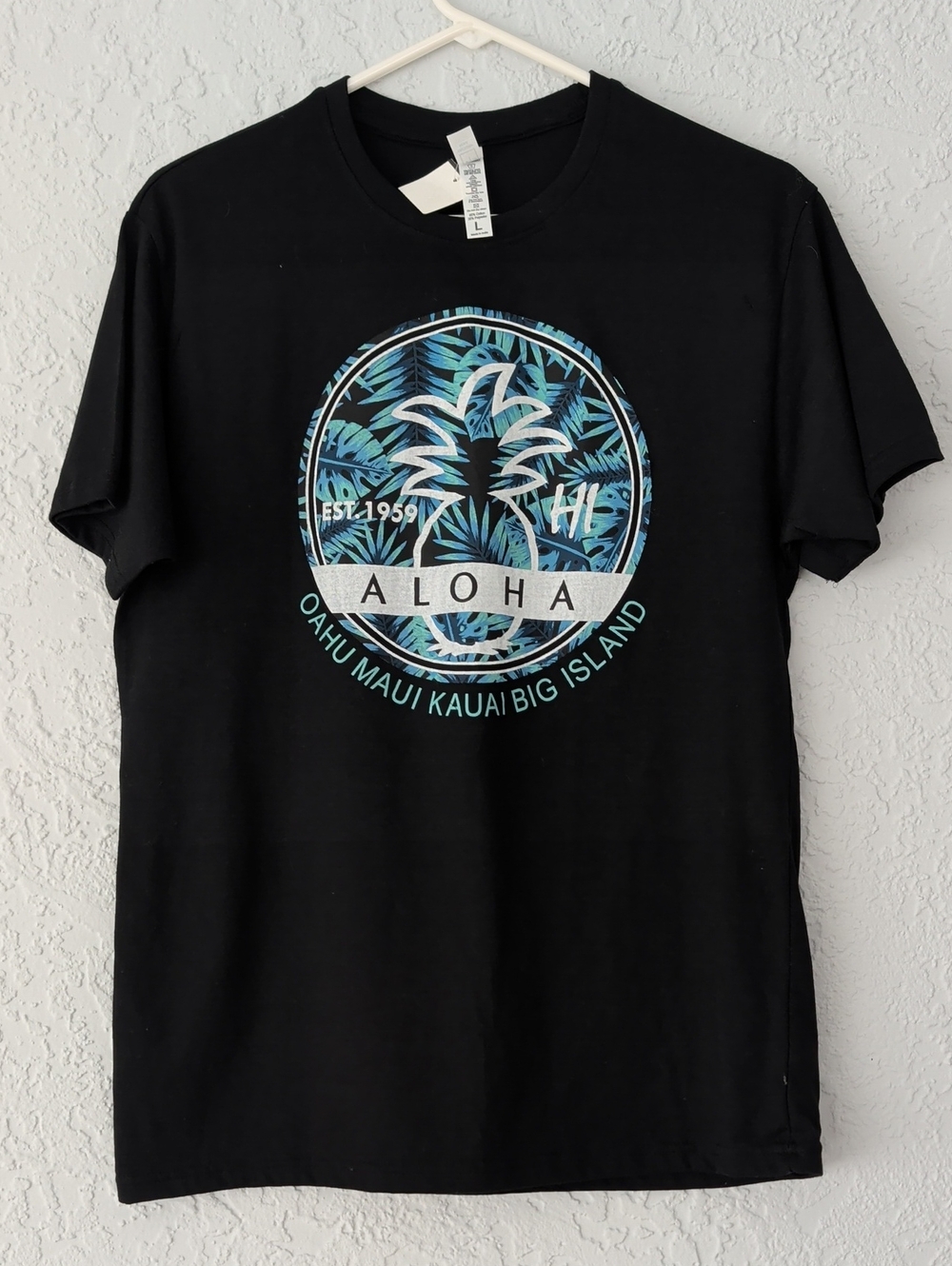 New Hawaii Black T-Shirt with Blue Tropical Pineapple Graphic Large
